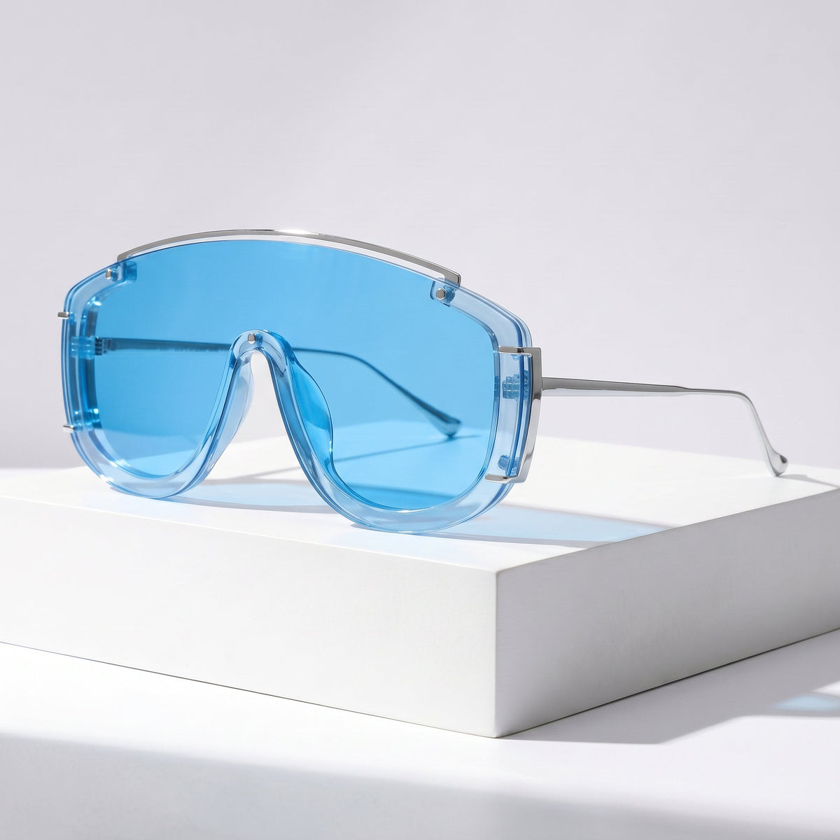Vera Statement Sunglasses