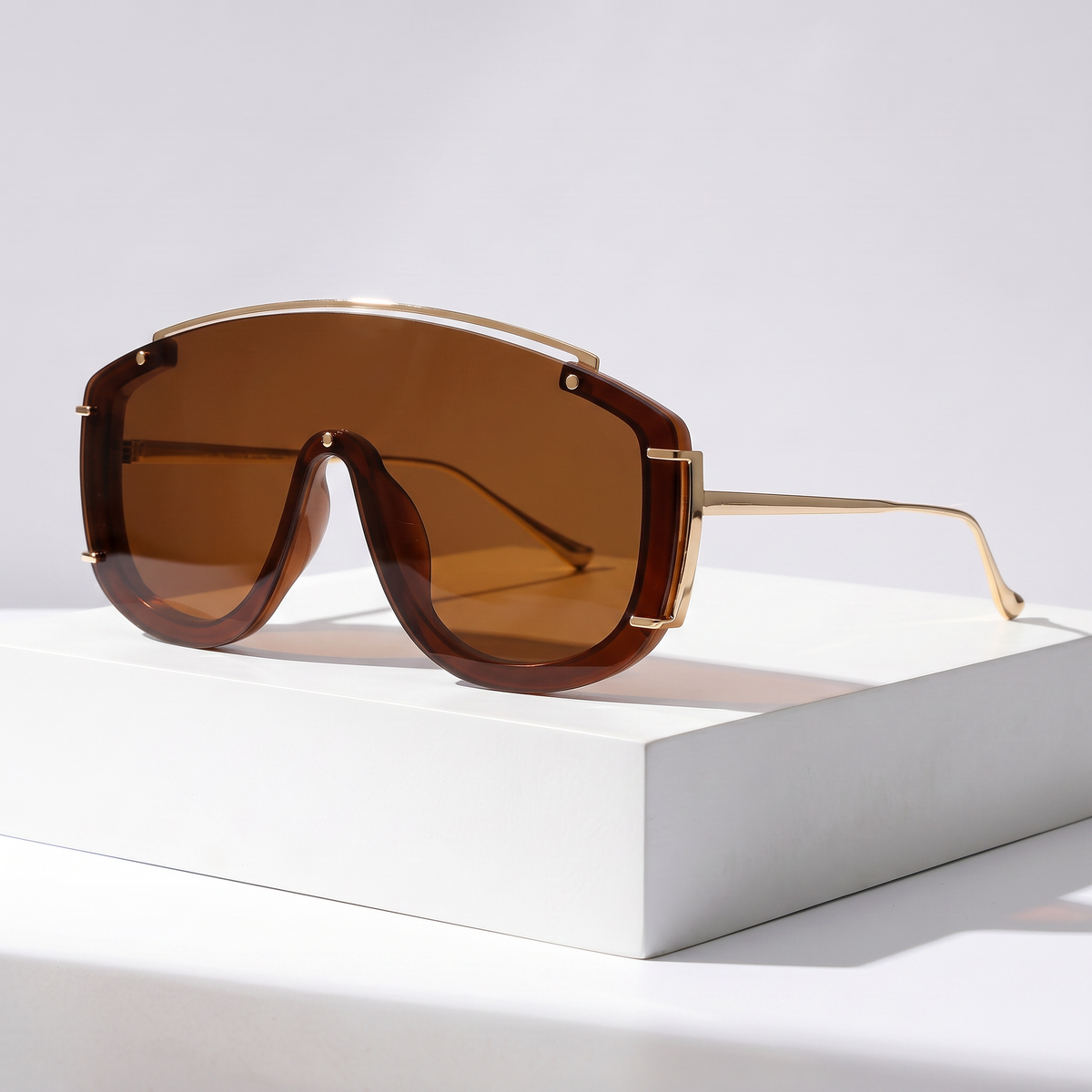 Vera Statement Sunglasses