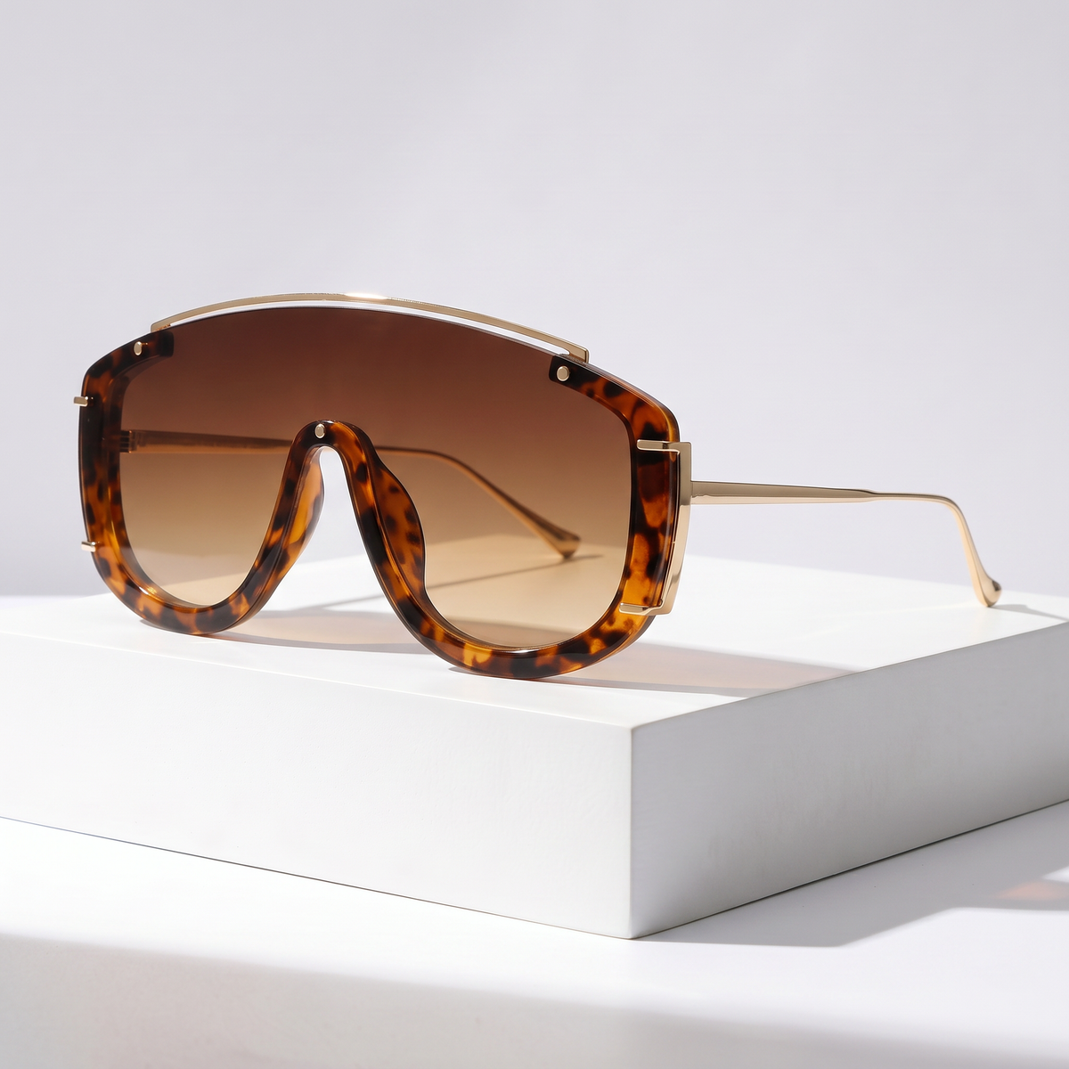 Vera Statement Sunglasses